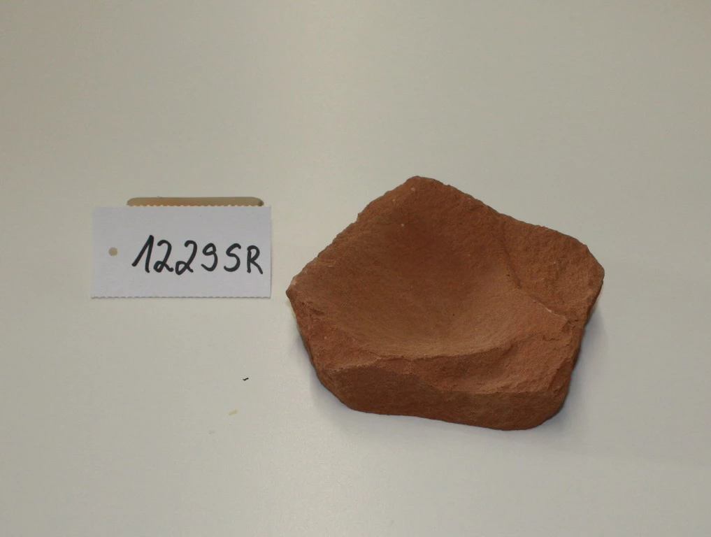 Futterstelle S 9,5x8,5x2,5 Cm, Farbe Sandstein-Rot, Aquarium-Dekoration Aus Mineralguss